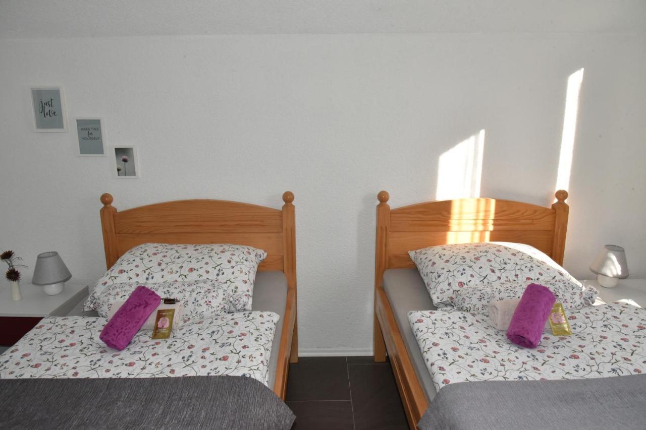 Apartment Bobic Licko Petrovo Selo 외부 사진