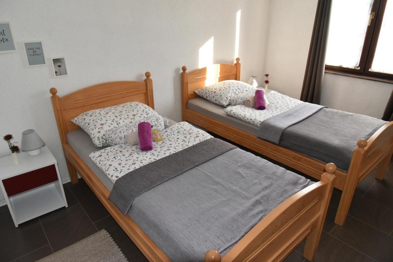 Apartment Bobic Licko Petrovo Selo 외부 사진