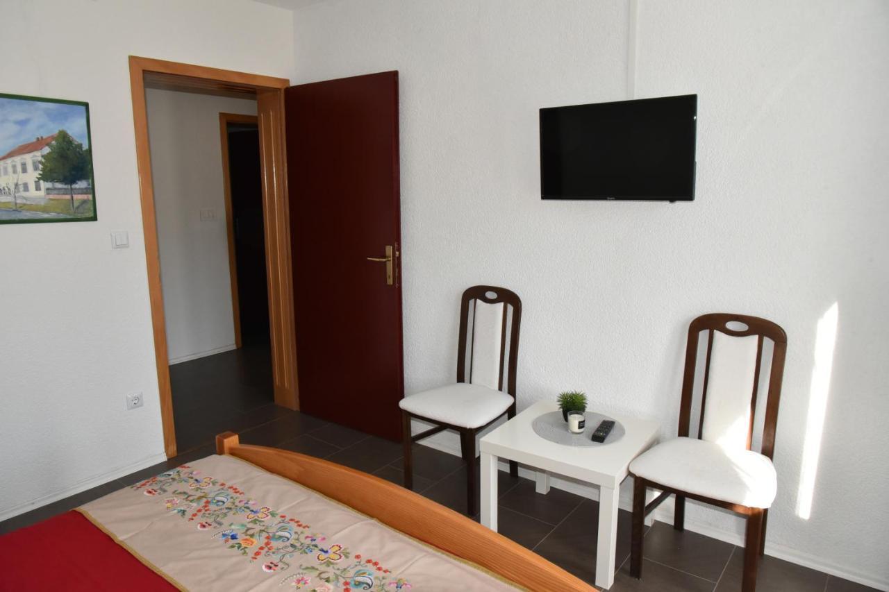 Apartment Bobic Licko Petrovo Selo 외부 사진