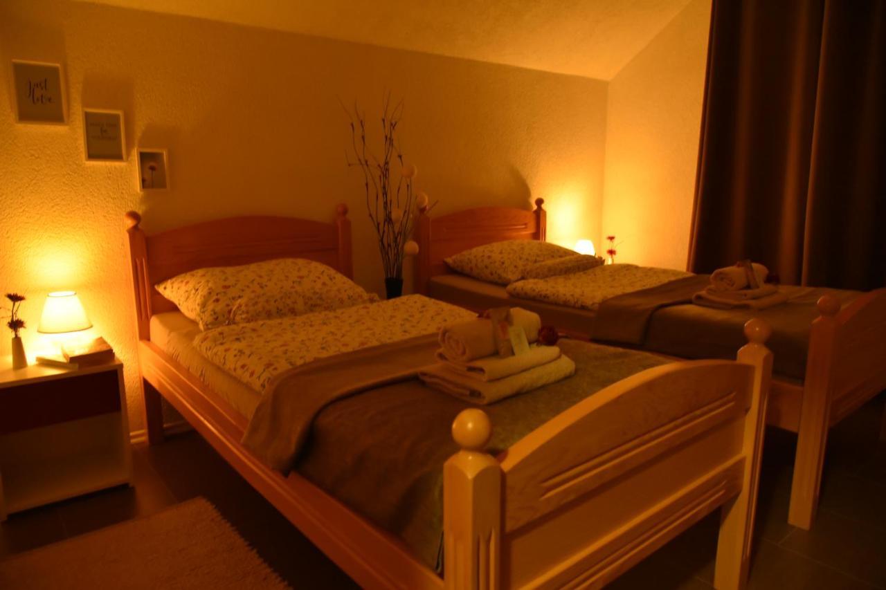 Apartment Bobic Licko Petrovo Selo 외부 사진